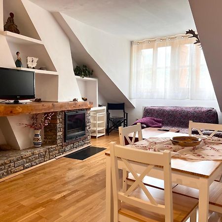 Apartamento Centrico con Parking Rialp Esterno foto