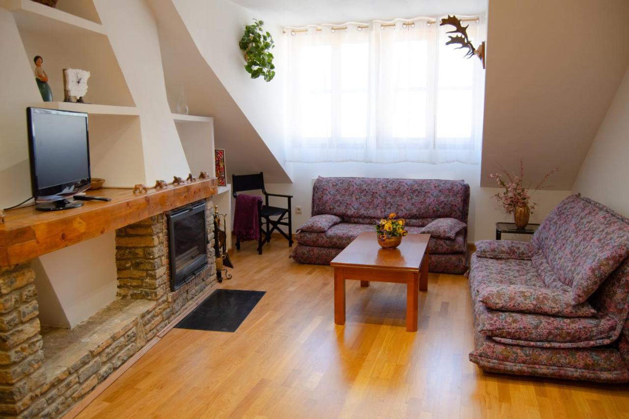 Apartamento Centrico con Parking Rialp Esterno foto