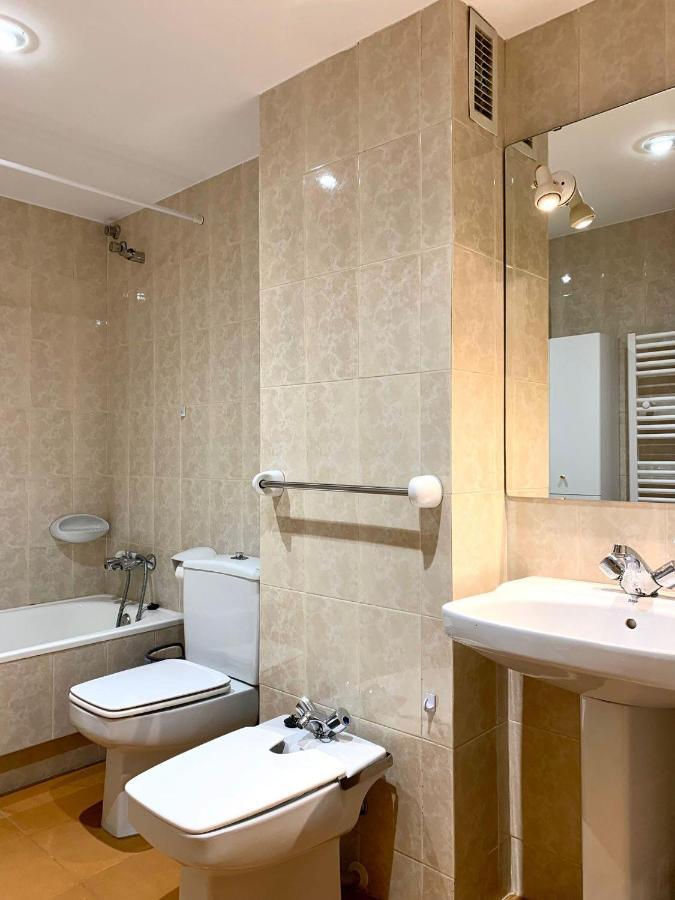 Apartamento Centrico con Parking Rialp Esterno foto
