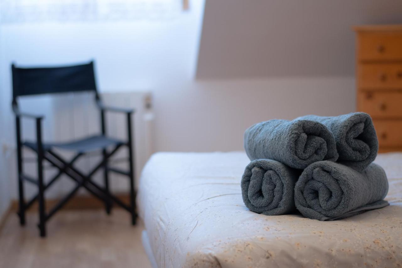 Apartamento Centrico con Parking Rialp Esterno foto
