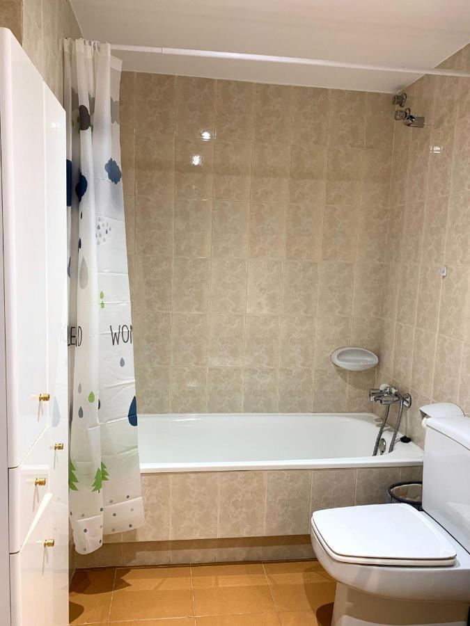 Apartamento Centrico con Parking Rialp Esterno foto