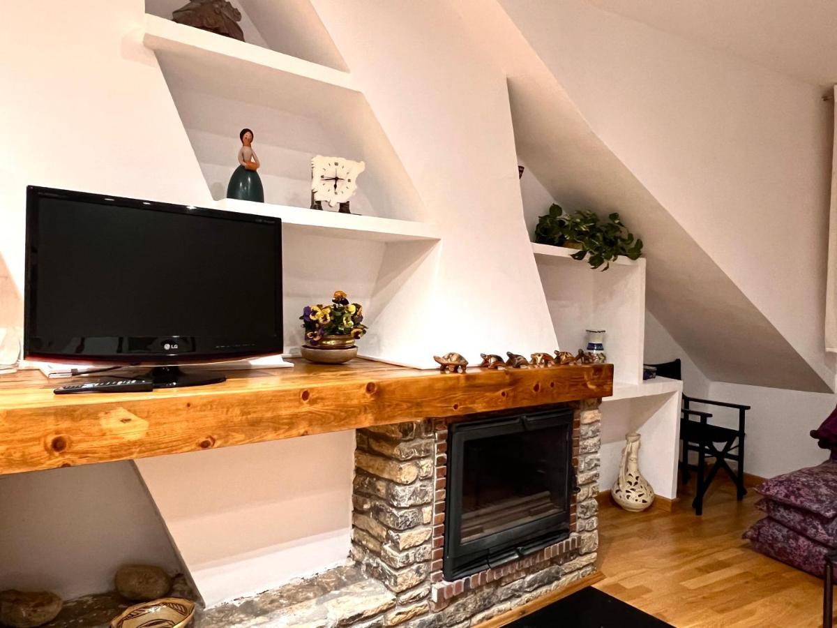 Apartamento Centrico con Parking Rialp Esterno foto