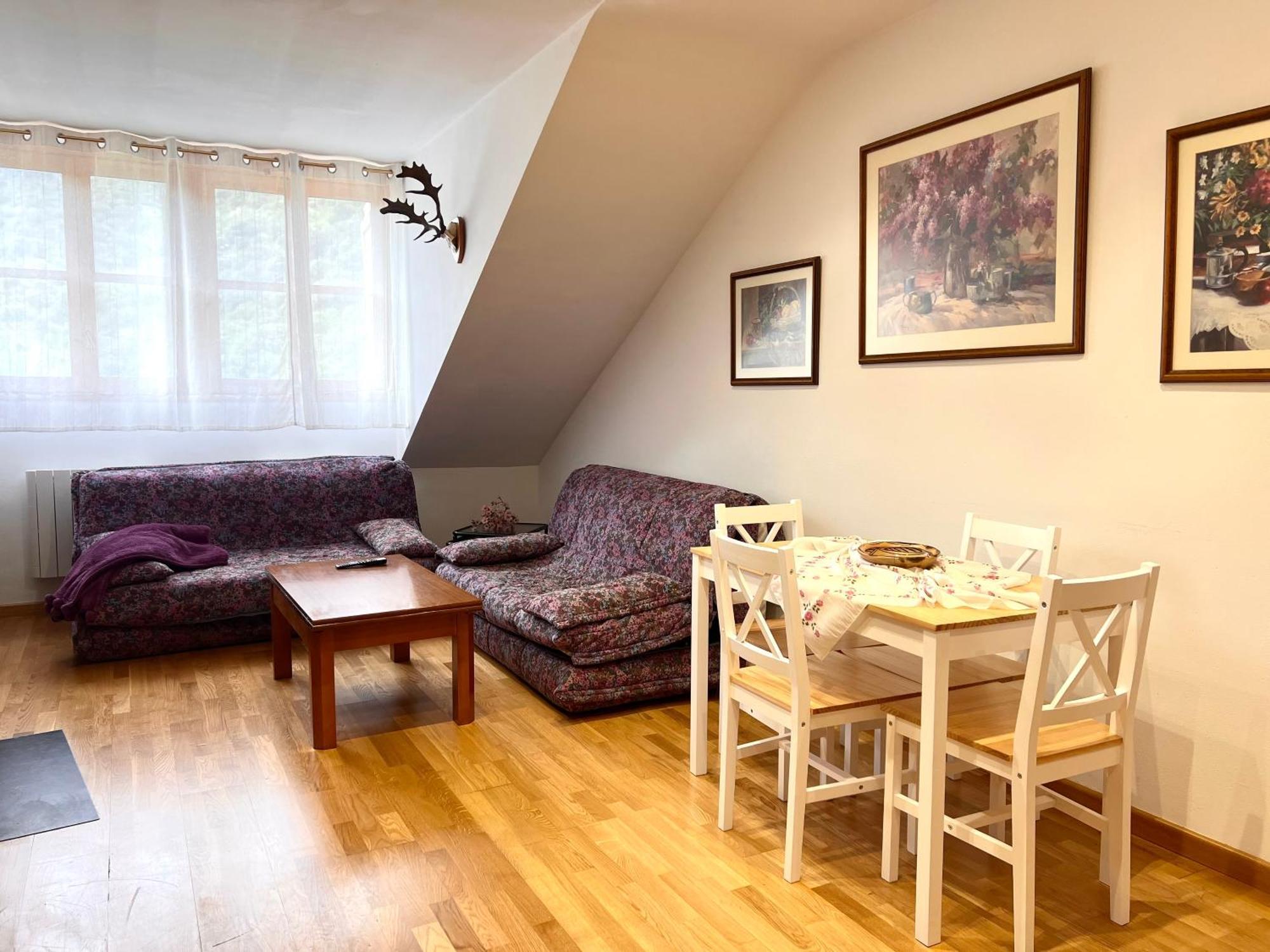Apartamento Centrico con Parking Rialp Esterno foto